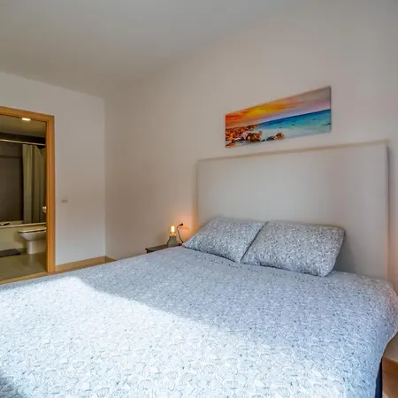 Vivalidays Urban Tossa Duplex Apartment